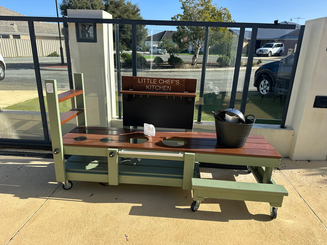 Mud Kitchen Cafe