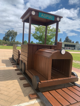 Load image into Gallery viewer, Train and Carriage